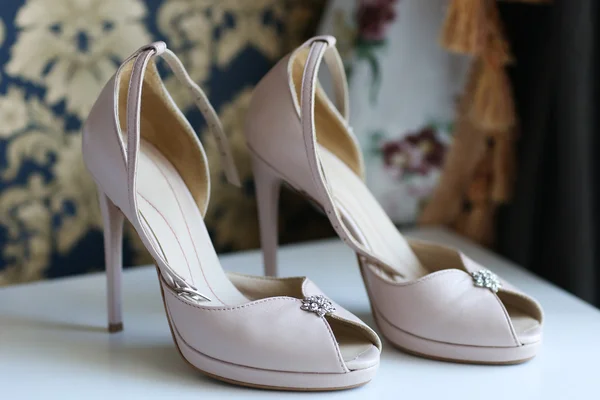 Nice woman's wedding shoes — Stock Photo, Image