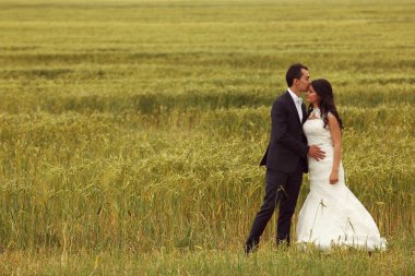 Gelin ve damat alanları poz