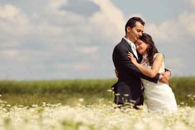 Gelin ve damat alanları poz