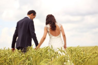 Gelin ve damat alanları poz