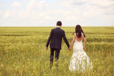 Gelin ve damat alanları poz