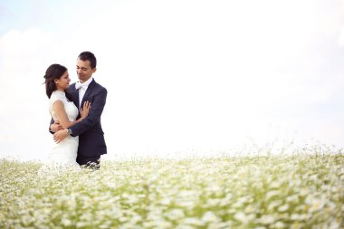 Gelin ve damat alanları poz