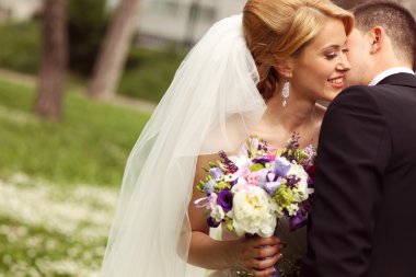 Gelin ve damat düğün gününde