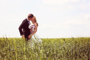 Gelin ve damat alanların eğleniyor