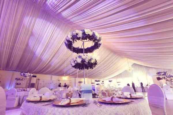 Decoração de flores de casamento no restaurante — Fotografia de Stock