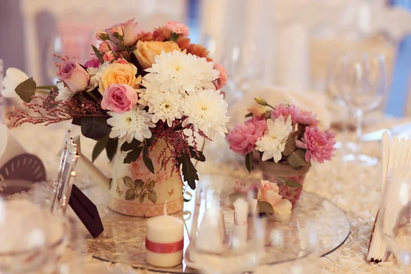 Prachtig ingericht bruiloft tabel — Stockfoto