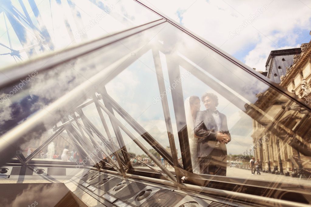 Bride and groom in Paris