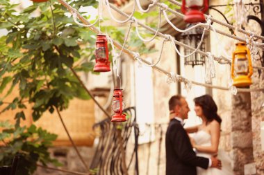 Gelin ve damat eski şehirde