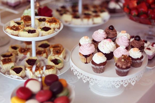 Delicious cupcake stand — Stock Photo, Image