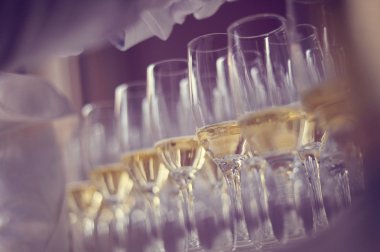 Birçok bardak şarap