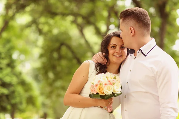 Couple celebraiting their wedding day — Stock Photo, Image