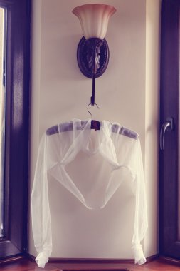 Askı üzerinde peçe bolero