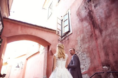 Gelin ve damat yürüyüş