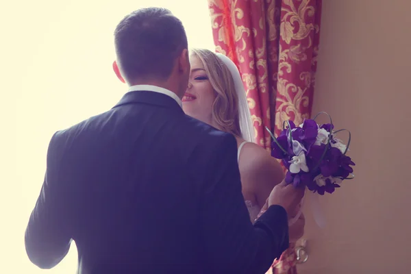 Bride and groom before the wedding — Stock Photo, Image