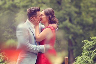 Doğada güzel zarif Çift