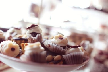 Lezzetli tatlılar masada karışımı