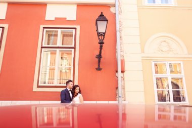 Gelin ve damat şehir