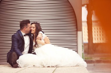 Gelin ve damat kutluyor