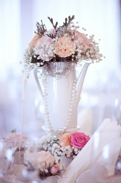 Beautifully decorated vase with flowers — Stock Photo, Image