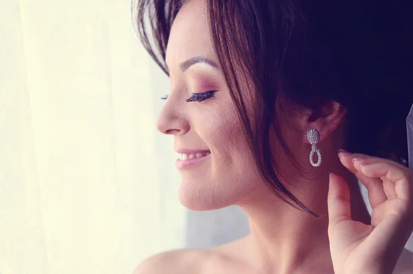 Noiva se preparando para o dia do casamento — Fotografia de Stock