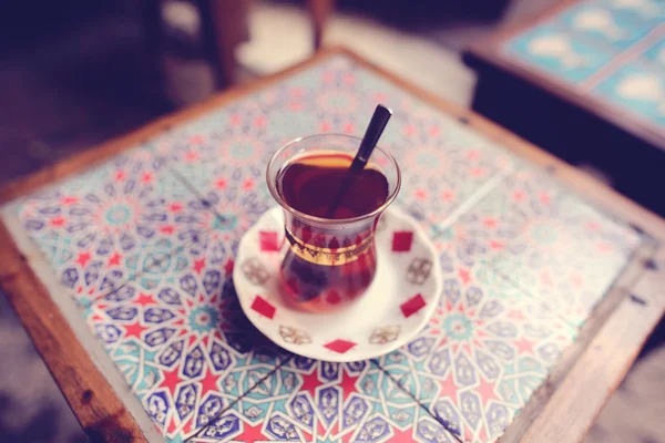 Geleneksel Türk çayı fincan — Stok fotoğraf