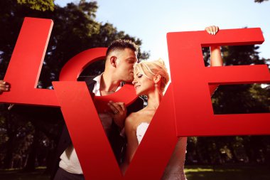 Gelin ve damat büyük holding aşk mektupları