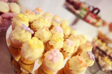 çiçek ile cupcakes