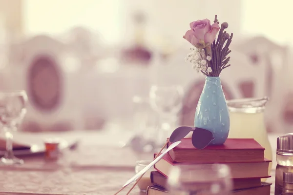 Decoração de casamento na mesa — Fotografia de Stock