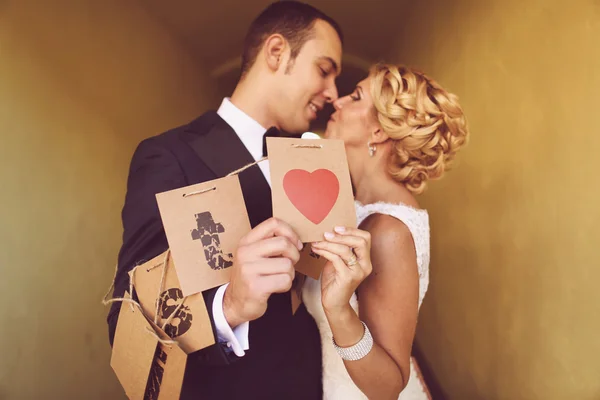 Menyasszony és a vőlegény, szórakozás — Stock Fotó