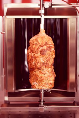 Shawarma et makine üzerinde