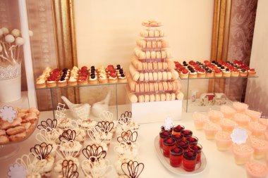 Tatlılar plaka üzerinde