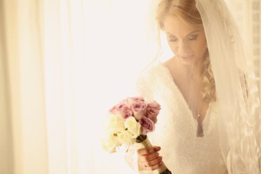 Gelin düğün buket gül yapılan holding