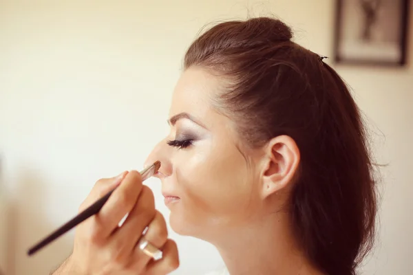 Mooie vrouw op make-up studio — Stockfoto