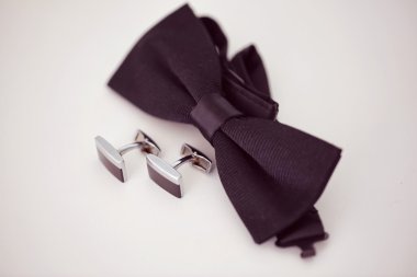 Siyah kol düğmeleri