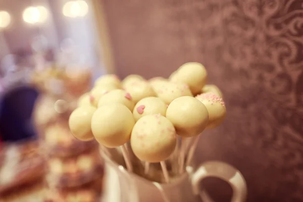 Köstliche weiße Cake Pops — Stockfoto