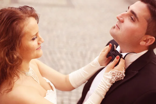 Bride with her groom — Stock Photo, Image