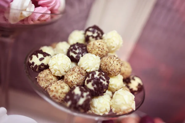 Chocolate and vanilla balls — Stock Photo, Image