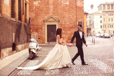 Gelin ve damat şehir