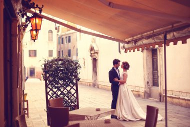 Gelin ve damat şehir