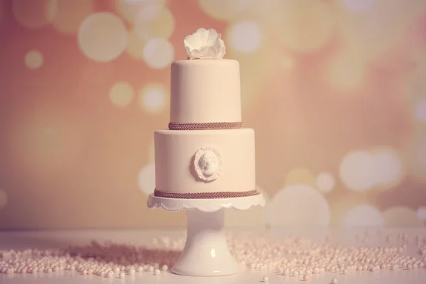 Марципанский свадебный торт — стоковое фото