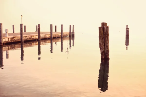 Molo sul Lago di Garda — Foto Stock