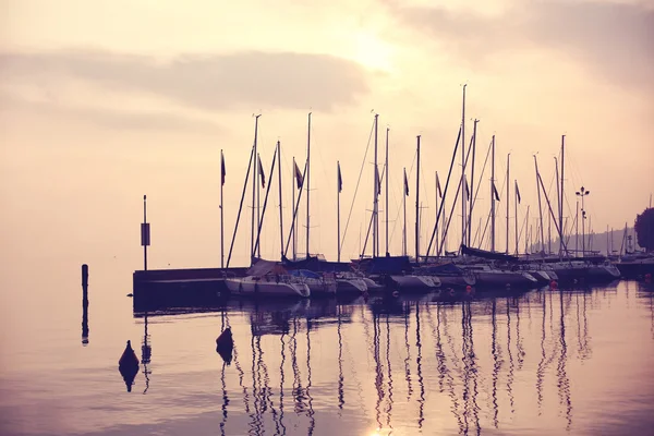 Лодки у озера Гарда — стоковое фото