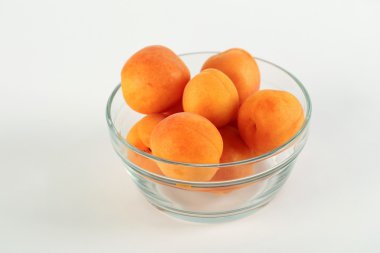 bir kase içinde kayısı