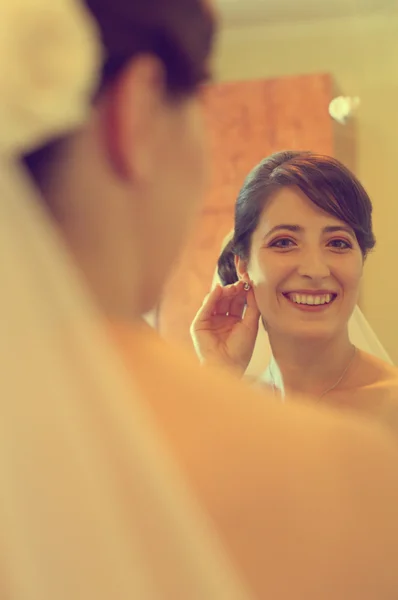 Noiva se preparando para o casamento — Fotografia de Stock