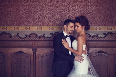 Gelin ve damat her diğer holding