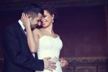 Gelin ve damat her diğer holding