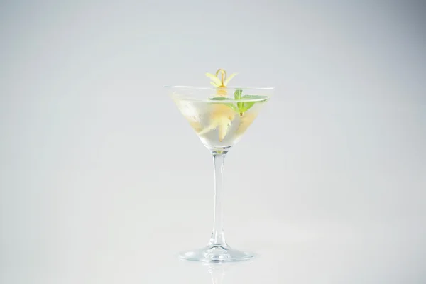 Cocktail fresco em vidro — Fotografia de Stock