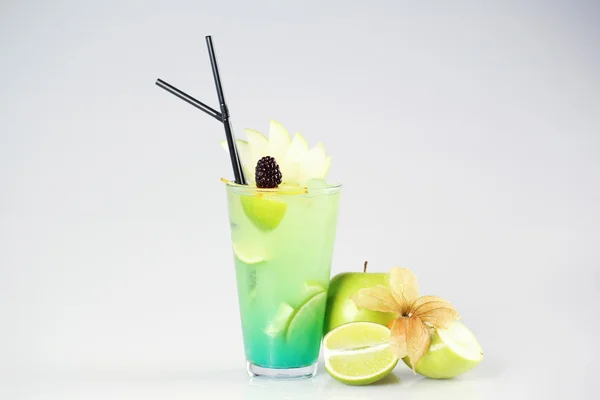 Frischer Cocktail im Glas — Stockfoto