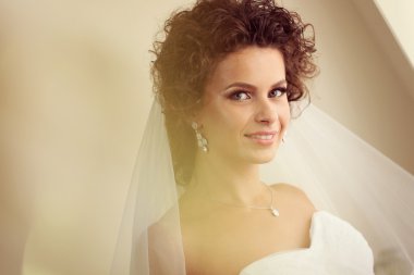 Muhteşem gelin peçe poz ile