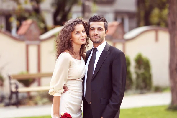 Beautiful couple celebrating their marriage — Stock Photo, Image